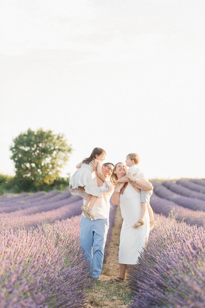 When and where to shoot lavender fields in France ? claire-eyos